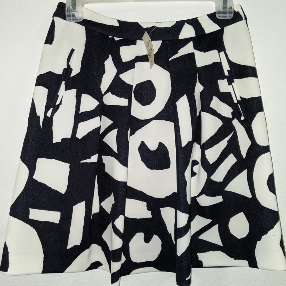 LOFT Neoprene Skirt Sz 2P NWT